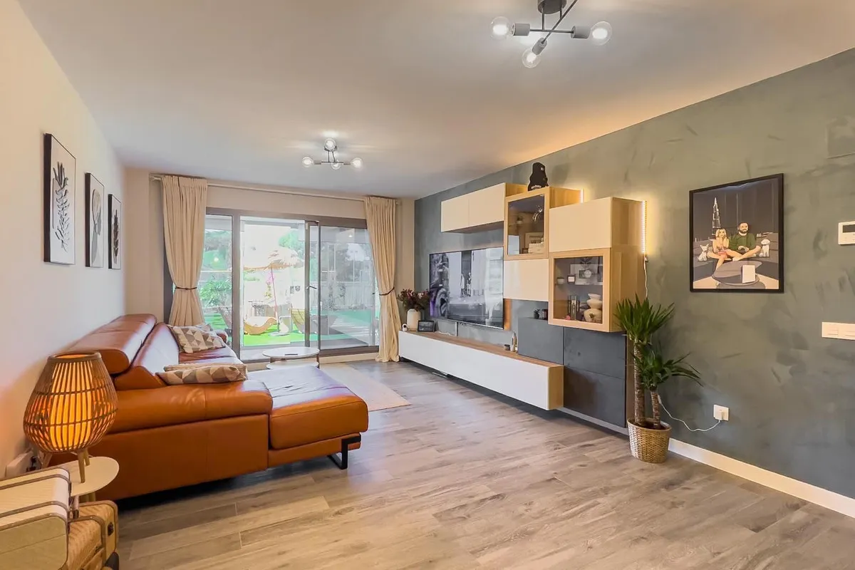 41eb80a2-9984-43ef-bcce-a0befb5bfd5b