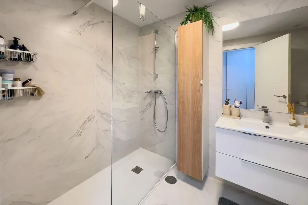 e2a0d249-7572-49db-9bd4-8d8b12d28544