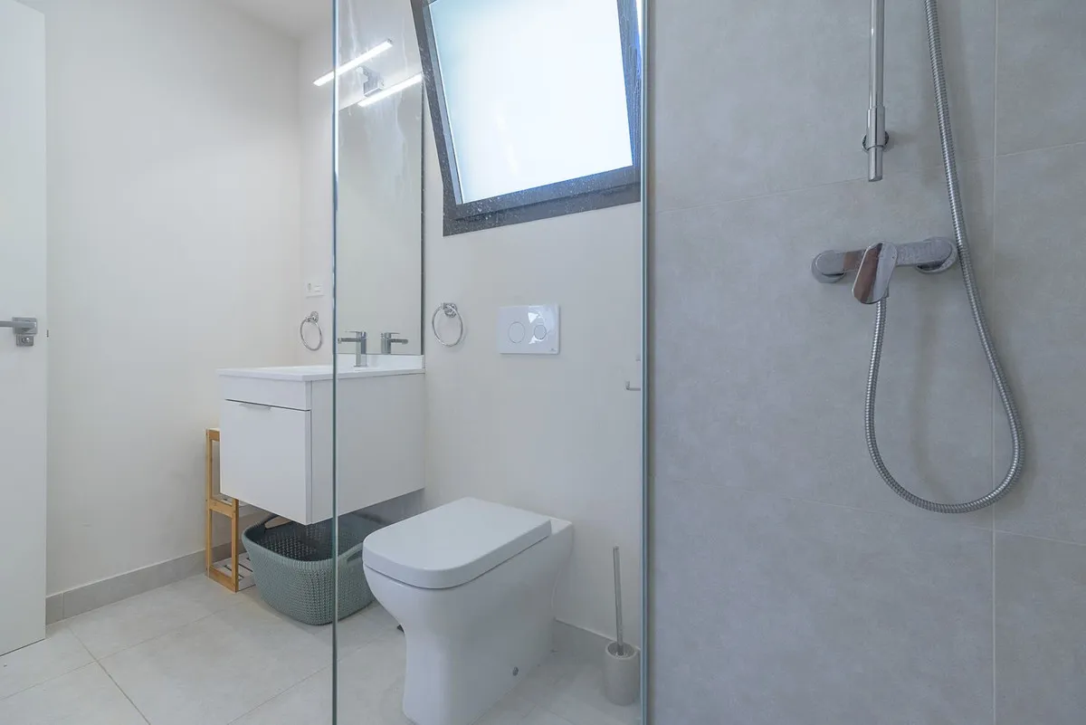 1b68a8f3-9bd1-4ec6-a113-48fd1c444d4d