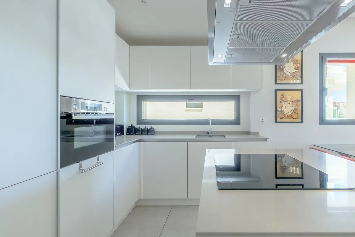 6c8628d5-3a06-42f5-92f8-a79e9d226709