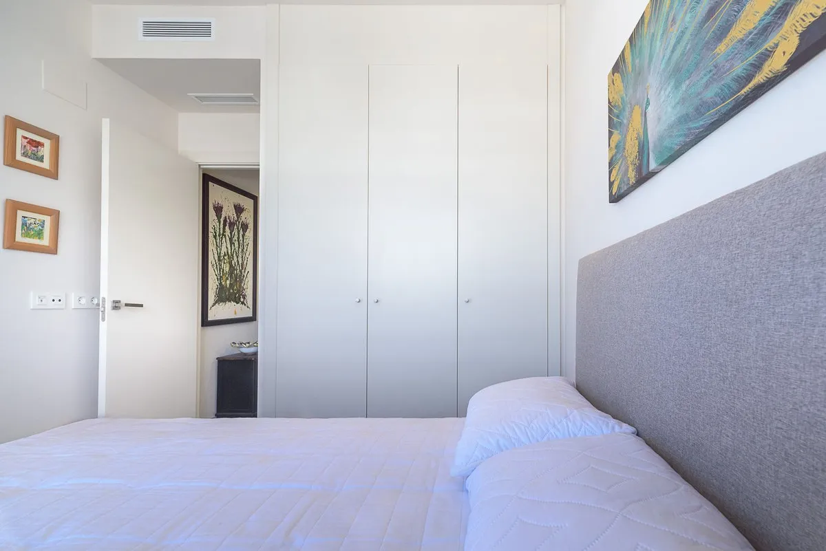 6ffcbda9-230d-43a0-b693-8bc47f69d592