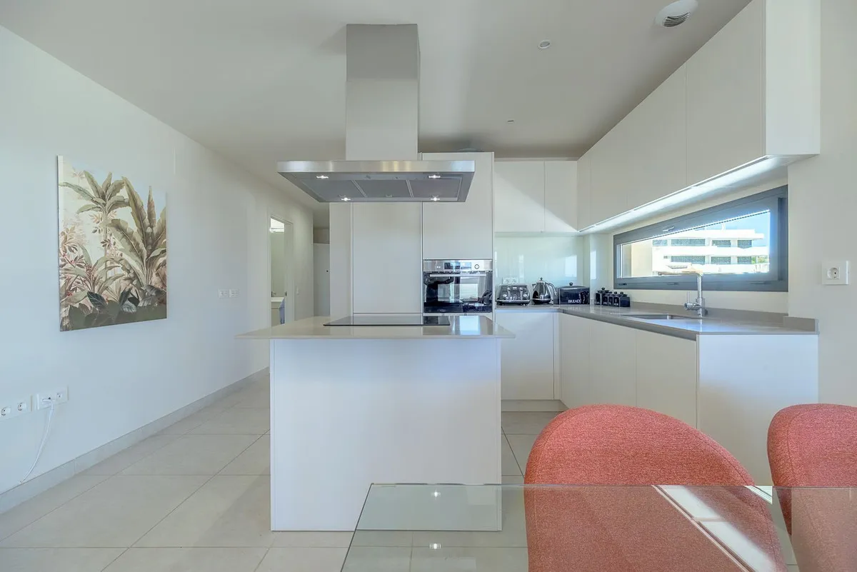 8c053d70-96b3-4e38-b8a7-309e165253a7