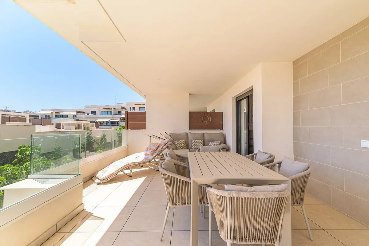 c12c129d-92d4-4d08-8f3d-9c6b2c1e8041