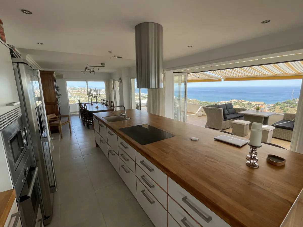 efc1bbb5-594b-4433-866a-6b92b76b8b3d