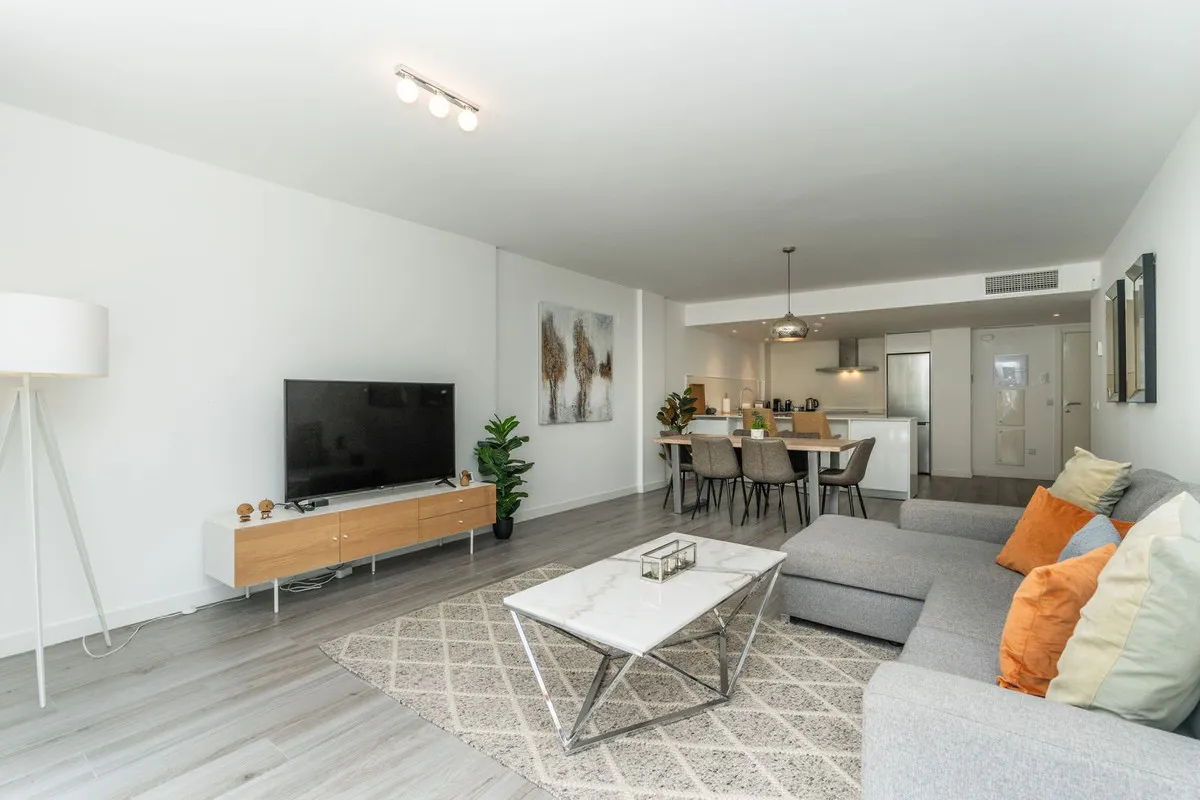 b5edd472-d087-4cb1-b4eb-8526b8f84384