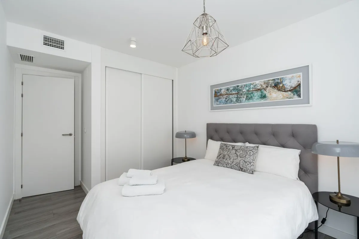 dc73dd06-4ea6-4aef-8e51-b296e731fc46