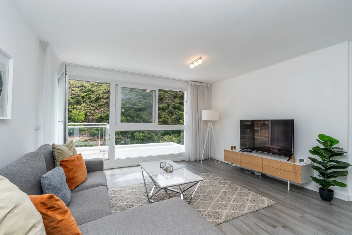 e3647934-9c2c-489c-af54-04cc5c242a62