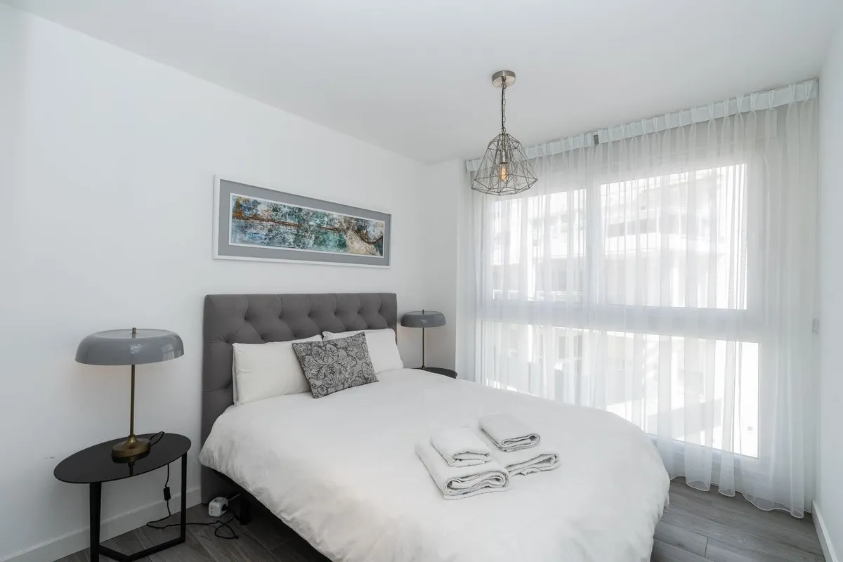 f2e4d077-e40c-4ad3-9ae4-83a753f1e996