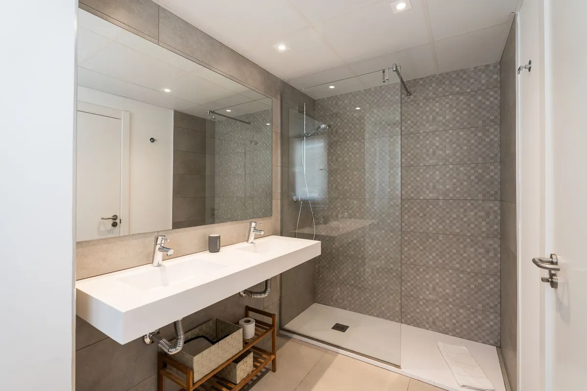 f494ae48-6787-4e56-9d16-eff8b35a64c8