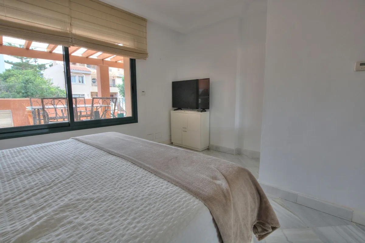 21368c81-874e-48c3-99c8-940d83ae1e24