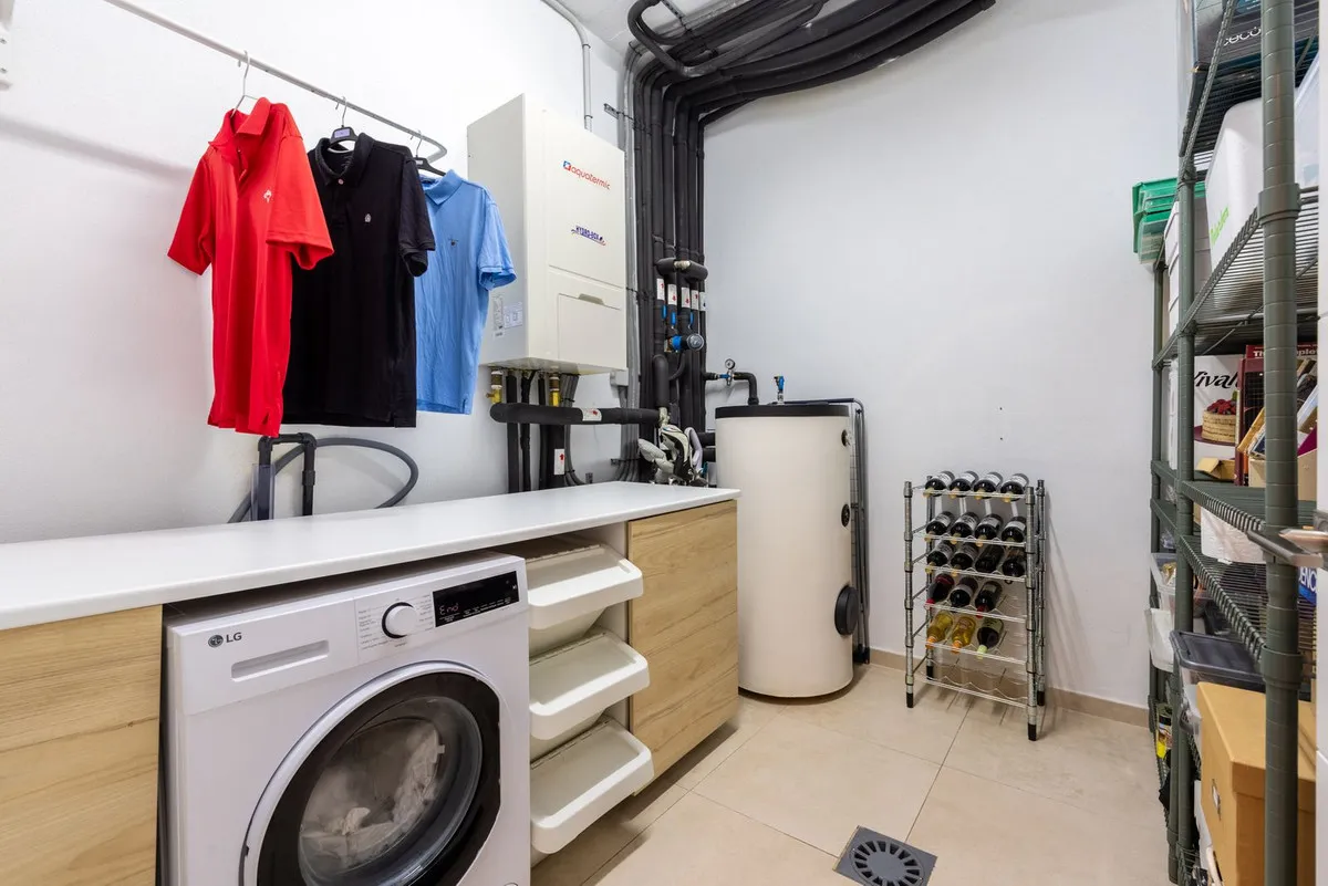 b6e0229d-b0fa-455d-88ae-fe4b57f0b205