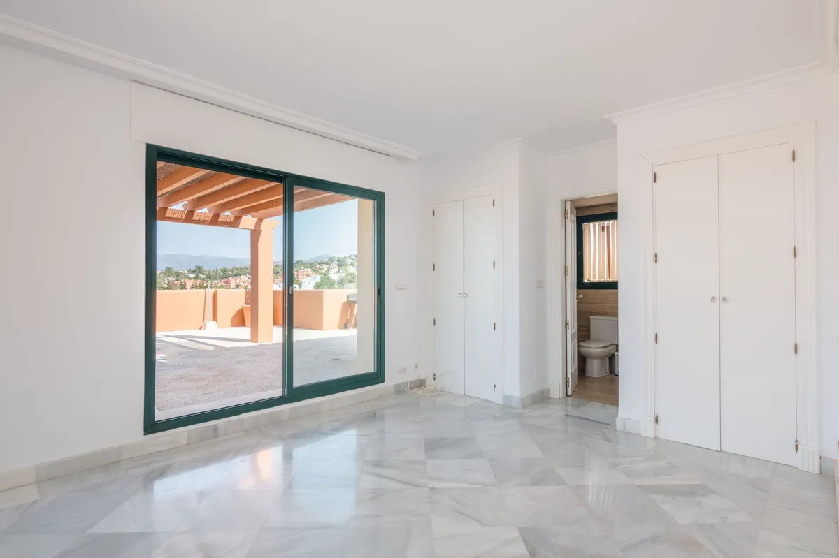 4b7fb56a-5a93-4620-bb04-5a2508a1f1e1