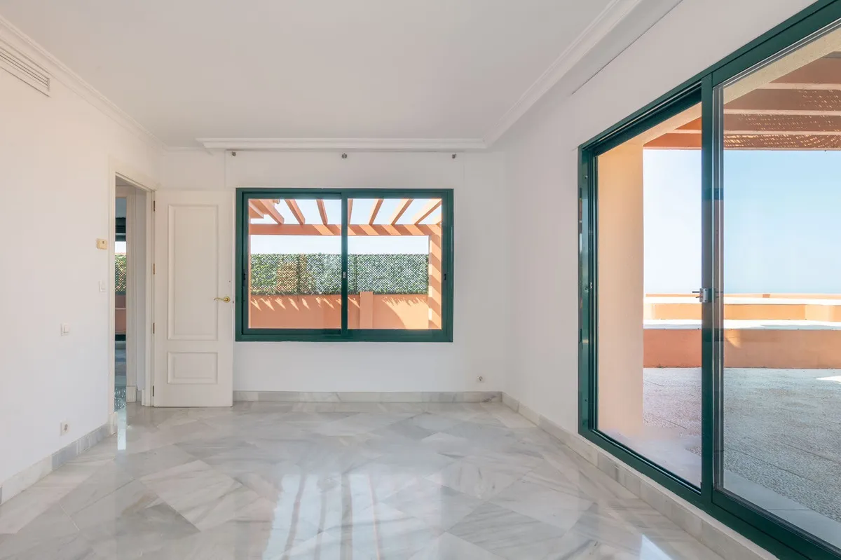 9b53aaaf-3d0d-4e05-874e-1bb472d34695