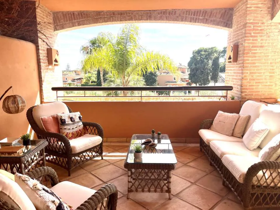 352e6c4c-fdf2-43d9-8857-825d416bc34a