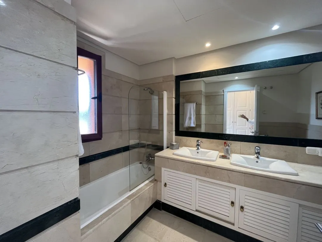 d19b898d-93c5-444f-818a-99eca9d0d5b8