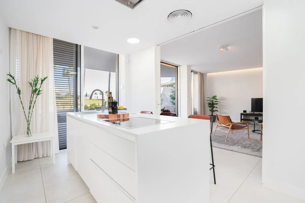 48e8c048-ee2f-4a73-a12f-a4e505e45f2a