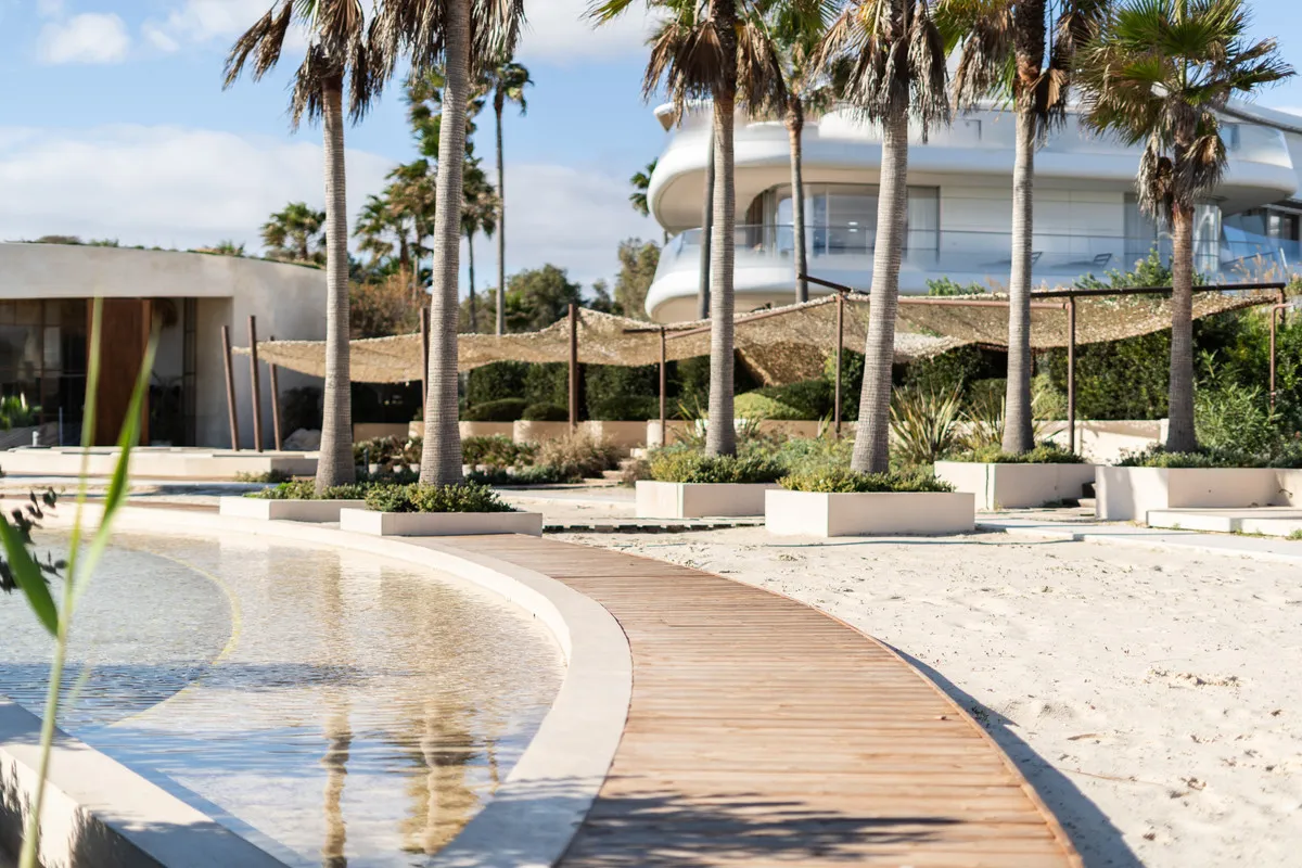 75a98726-c5a4-4f6a-911c-01a7002f63cd