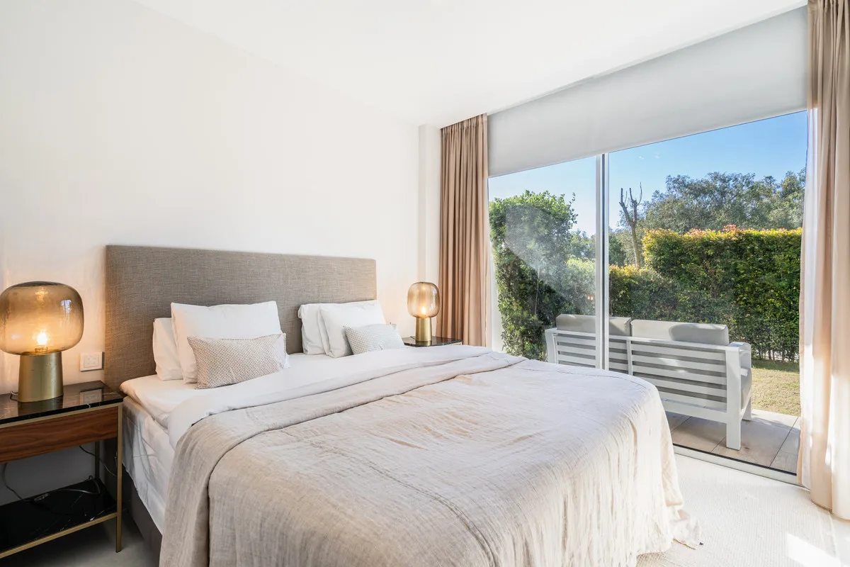 afb0986d-149a-4d37-9a68-40cb023530eb