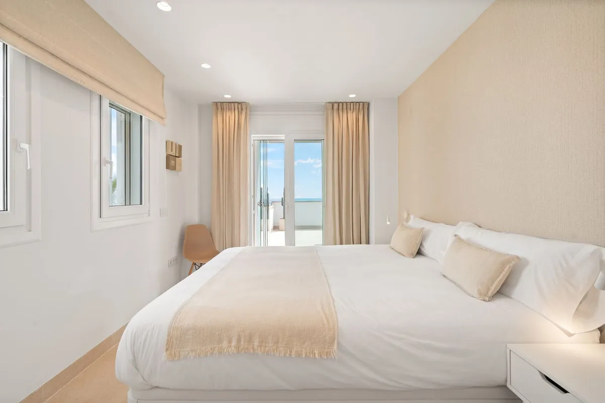 02c58fe9-19d9-45b5-9977-d911d7469ff2