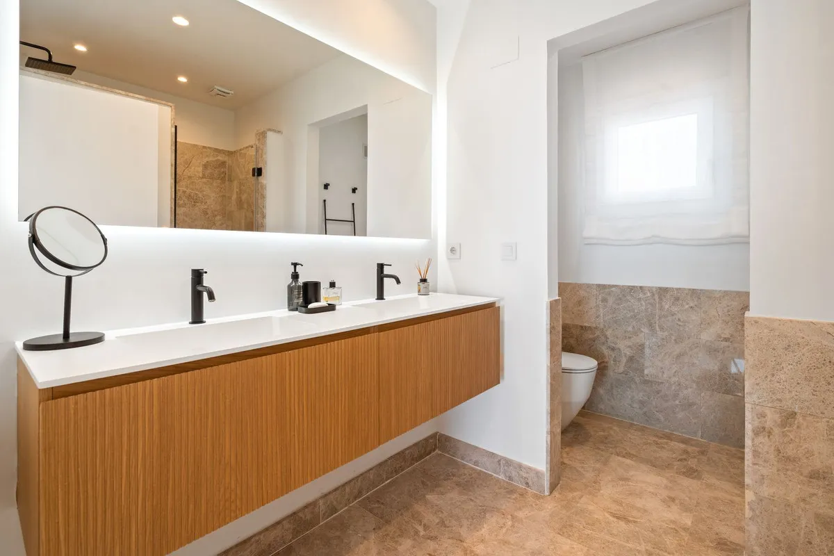 a8b3089f-360a-4a34-9a7b-e2617fd8e5e2