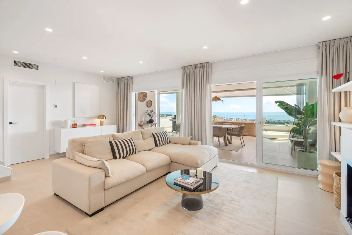 e1a00427-4300-4e2d-b1a5-04920fdab261