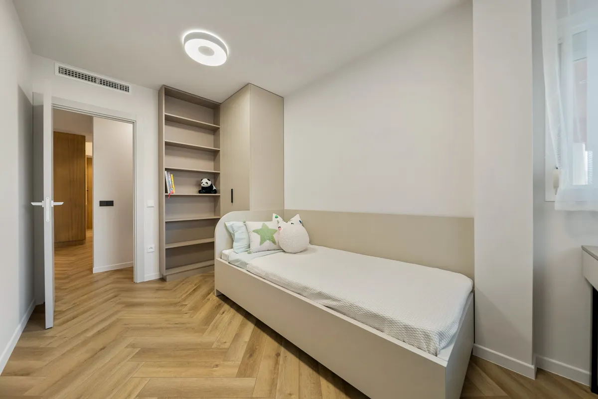 2ed07f5e-1e12-43f9-89df-e905161ba37b