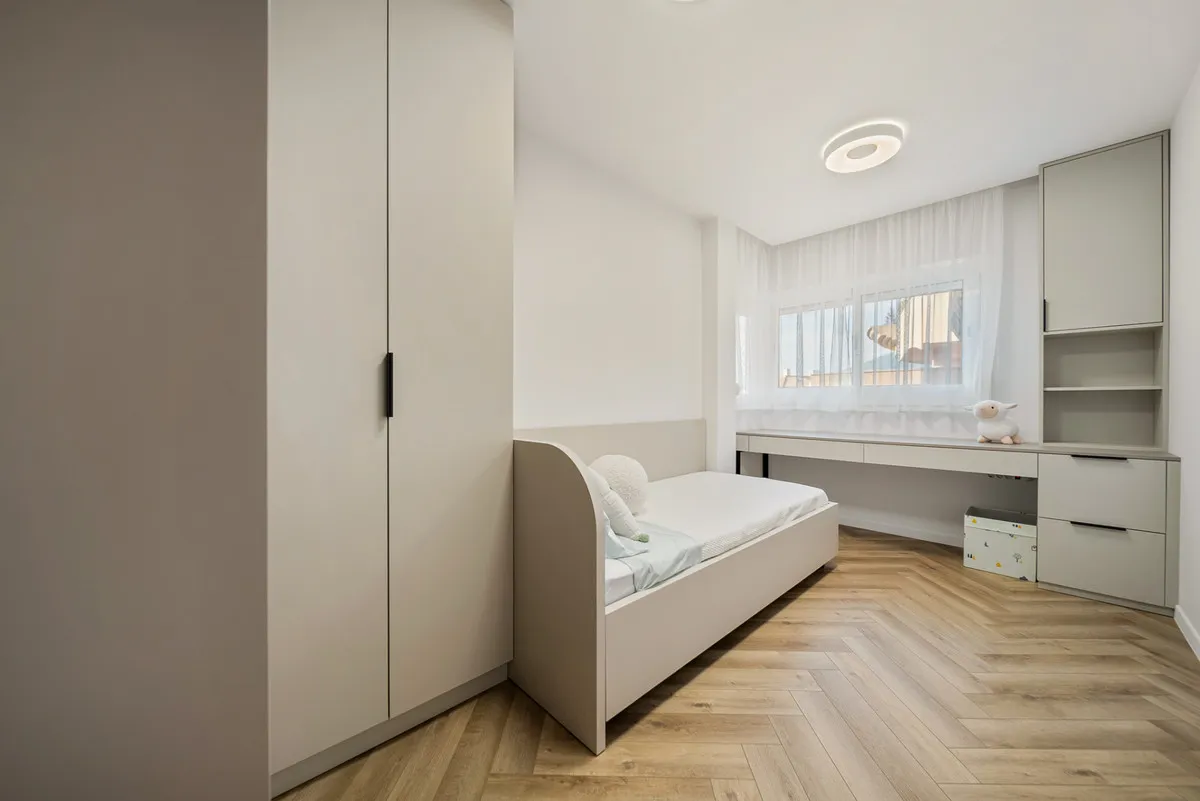 e41e812b-4df7-4a71-8bcc-ff280633798f