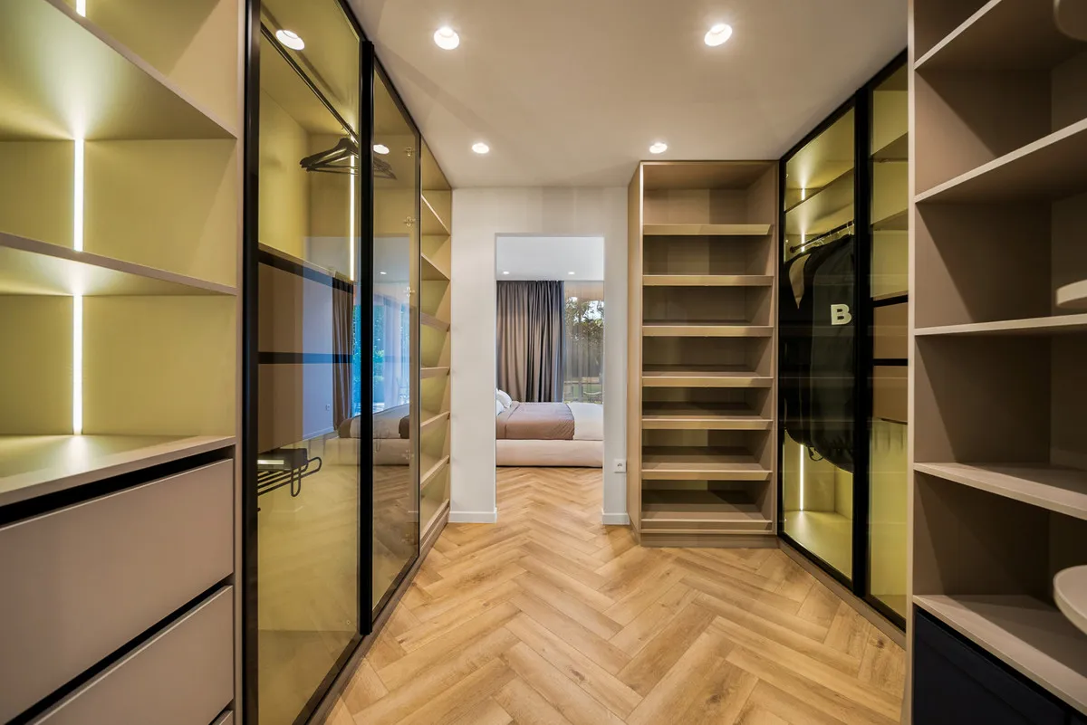 ea6cfaed-dbed-411a-a7e8-33412eac1973