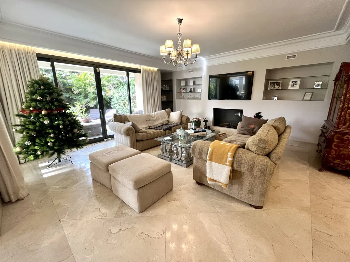 6cae1c0a-6d5f-40b6-a3da-96ead17aa9e7