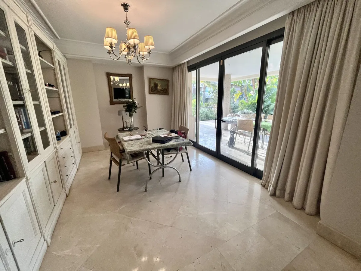 990dccf6-a999-44b5-b6a3-932a15cb3049