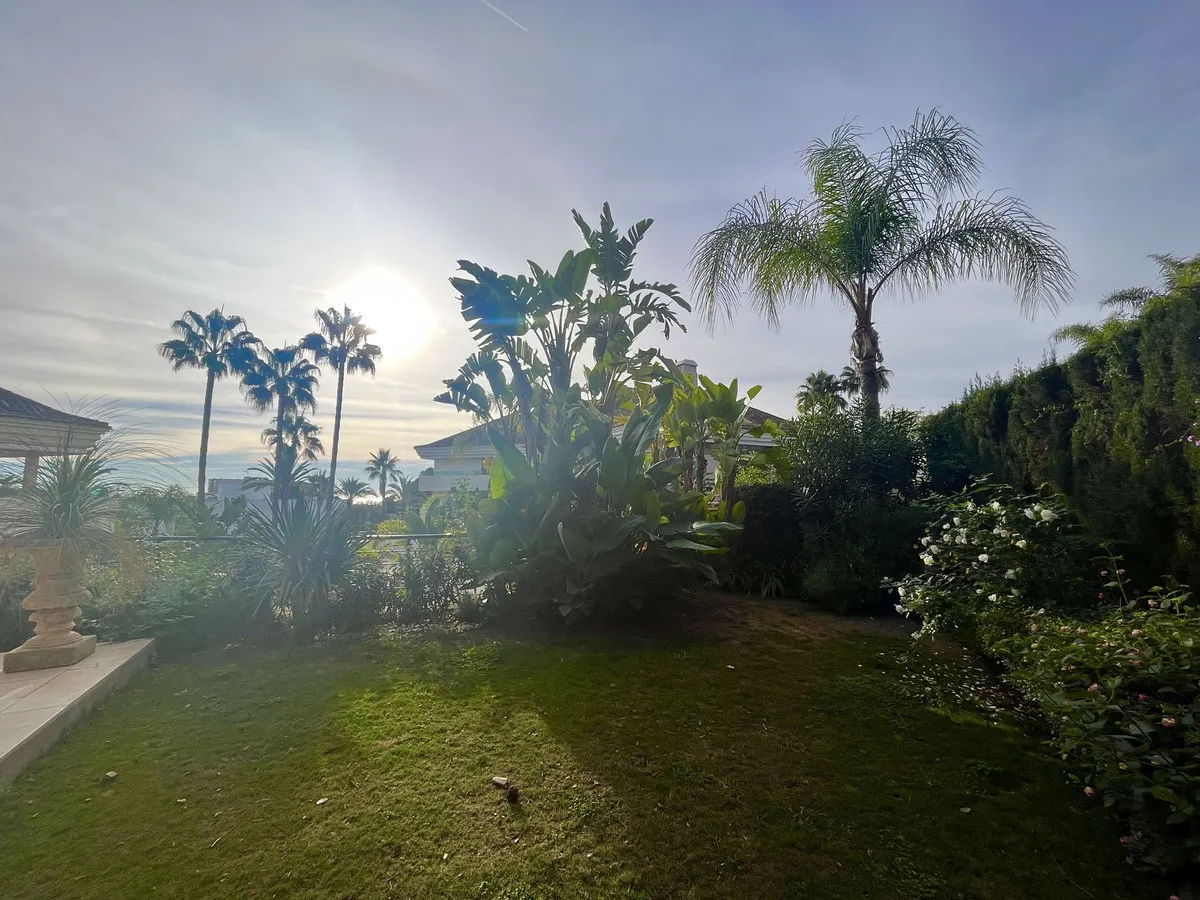 e295944a-a2b3-4149-844c-1ee6c00d0774