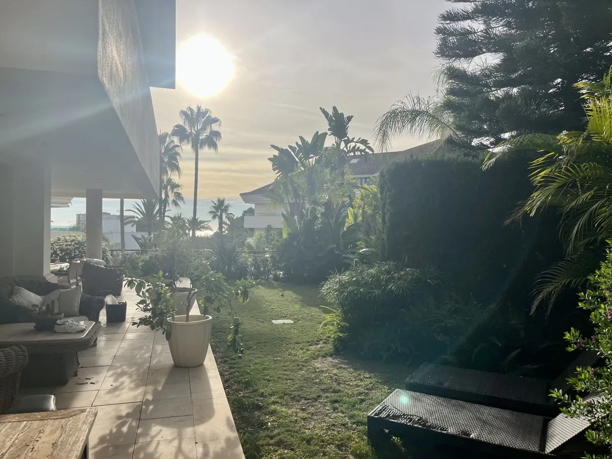 e306605c-1a17-49aa-b606-4ca142c7c90b