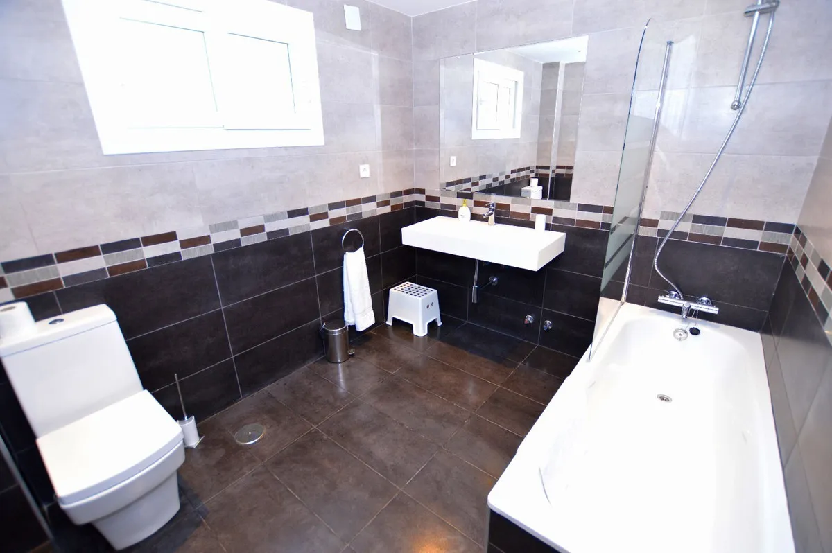 5b415332-0a0d-4885-ac41-035945c6e864