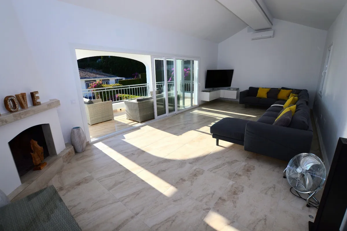 b52e4fe6-79b0-4c74-8103-ca1b380423a9