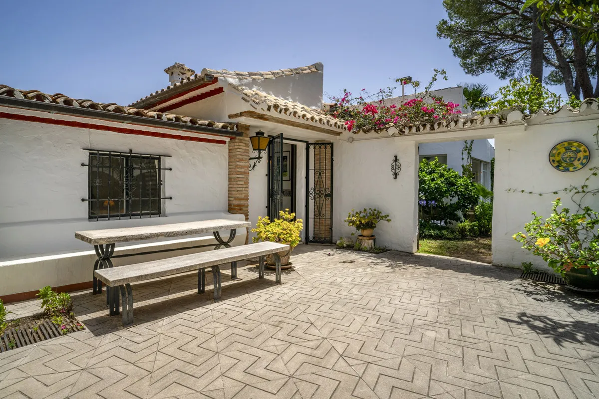 0fe85d65-8084-40ed-a97e-fde09cff9c5e