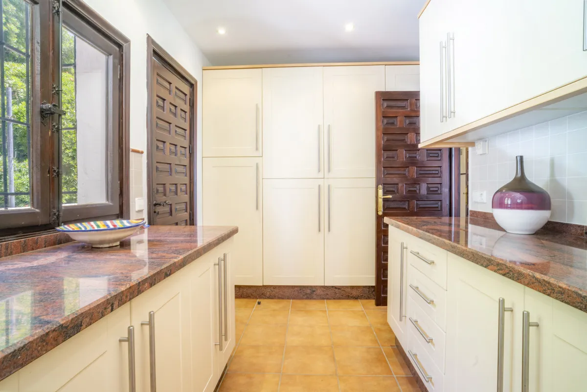 e8ab06f0-e617-4bca-b7d7-93752f0b8eb0