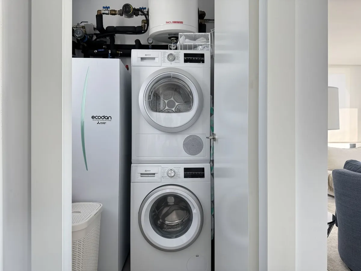 6172f349-b298-4898-809b-351843365f94