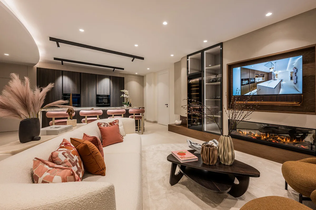 99473728-dba2-4d35-9ba9-d7cdd7a44918