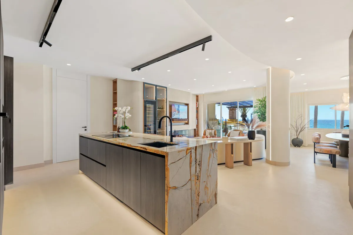 ef3e2acf-b4a5-47d2-85d3-7cb8a3d1f609