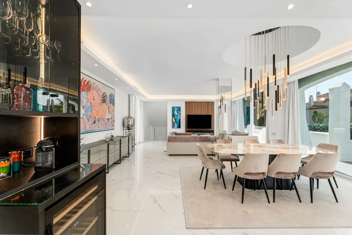 1b867fd3-568e-475e-ba30-6b77902bcc90