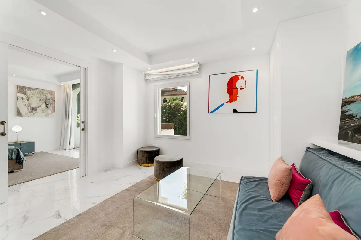 72f18085-480f-466d-bb2c-d6b75b60503a