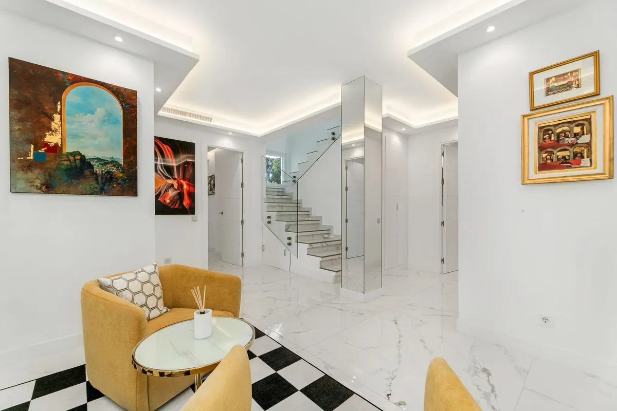 8b607330-0e94-4b40-97a0-6729d934924c