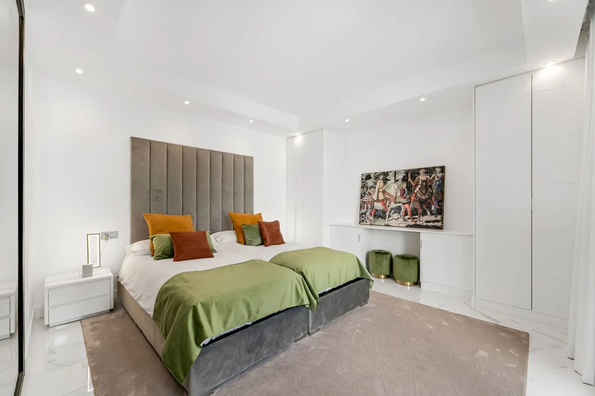 f933de14-1556-4399-abdb-39bfc769e65b