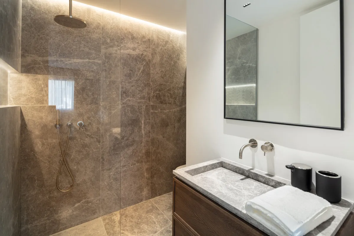 6bf51f77-7294-4eba-b3fd-c18afabd5845