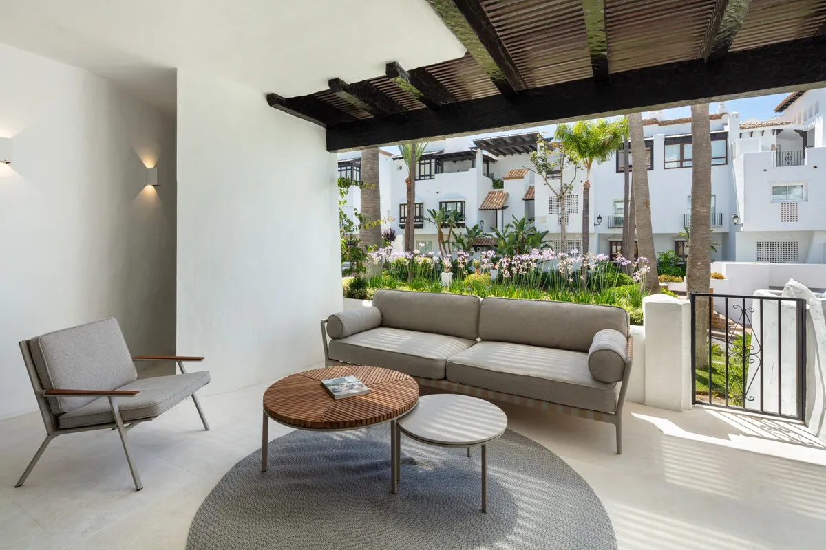 9dc9ec18-a610-432d-85ff-c8b74adc846d