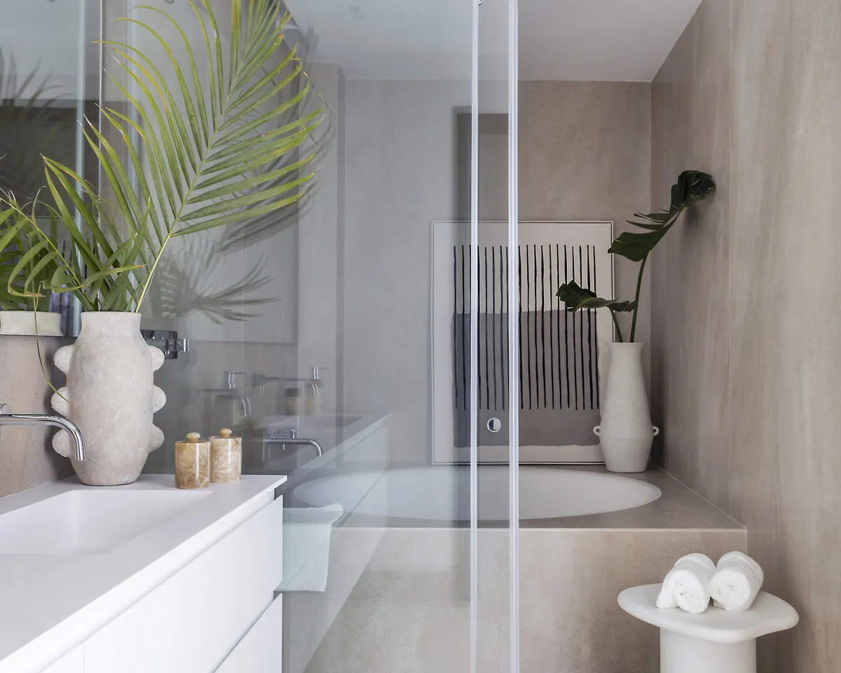 e7016c72-613b-420d-a3a5-49c090cfbb72