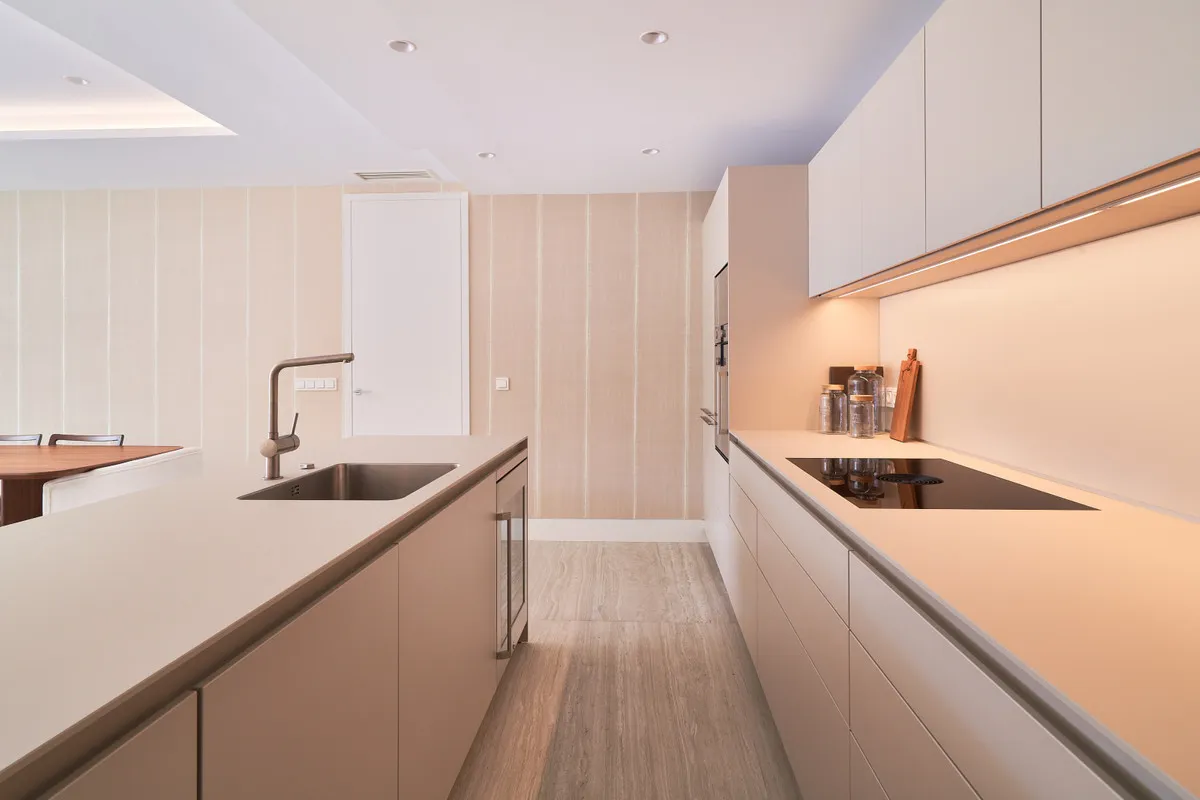 c8ae5374-92e1-46e6-a096-d0b80a693b10