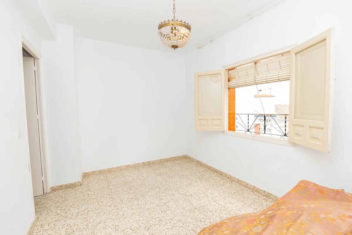 28fc6de1-b96e-4d6d-94b0-7523cf3e3d43