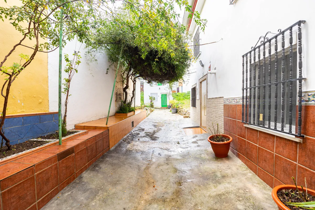 f804373a-aefd-4051-ad3a-0a3828fae652