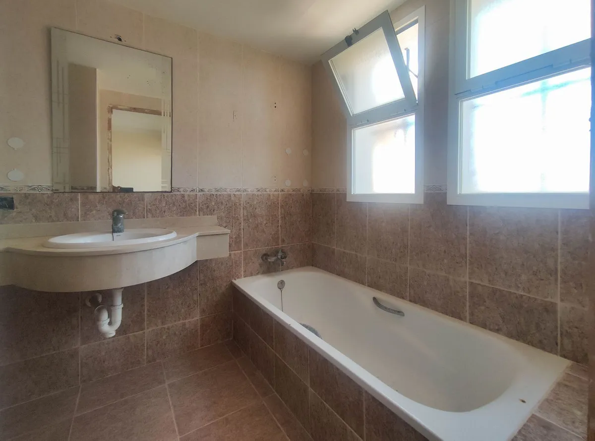 24012e3d-645f-40f4-81d1-63069180d1c2